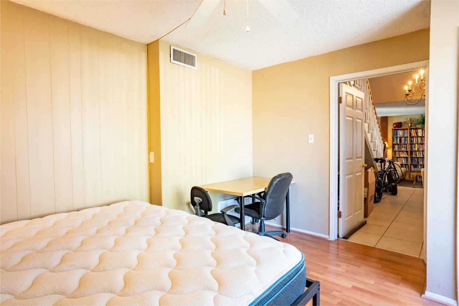 1043 East Loma Vista Drive 3