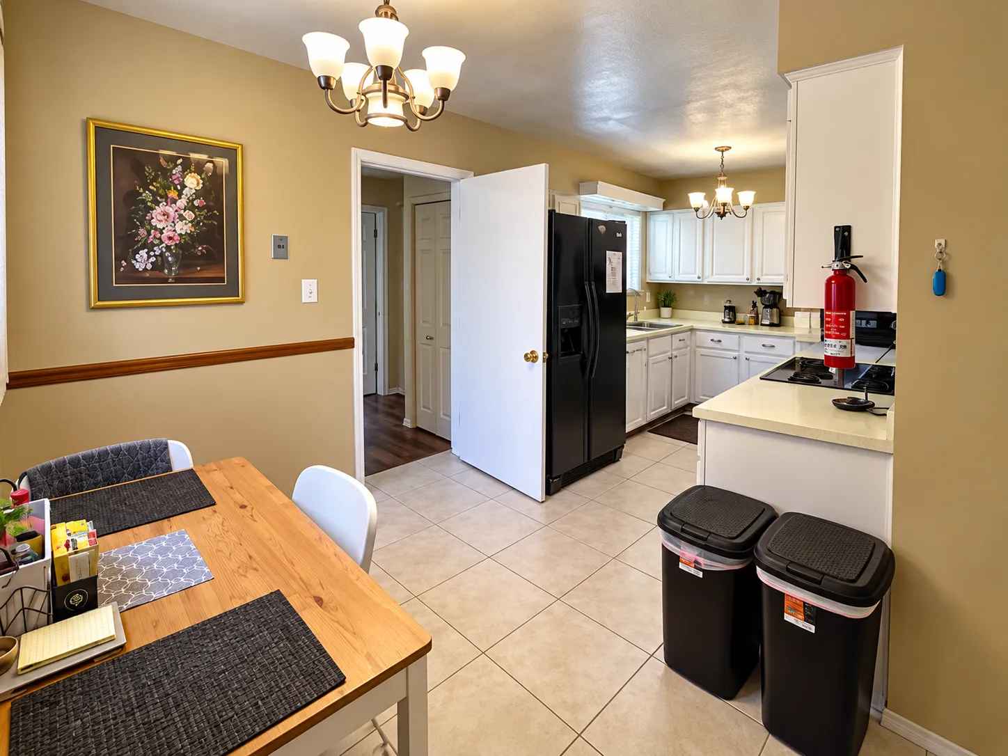 1043 East Loma Vista Drive - Room 6 3