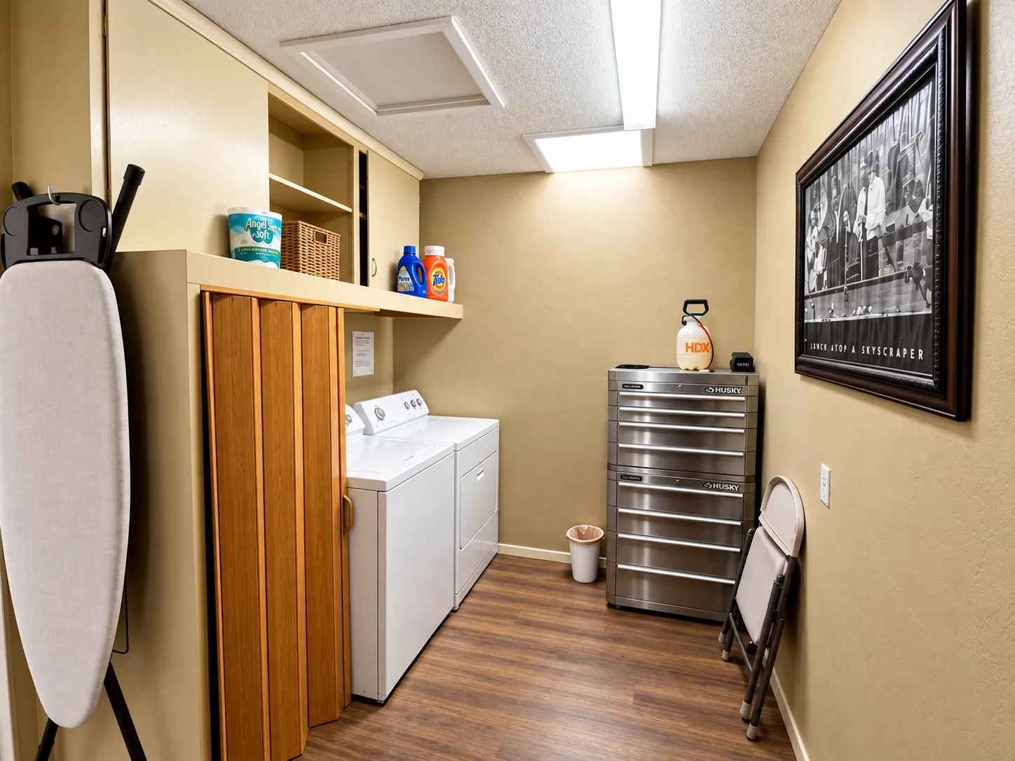 1043 East Loma Vista Drive - Room 6 5