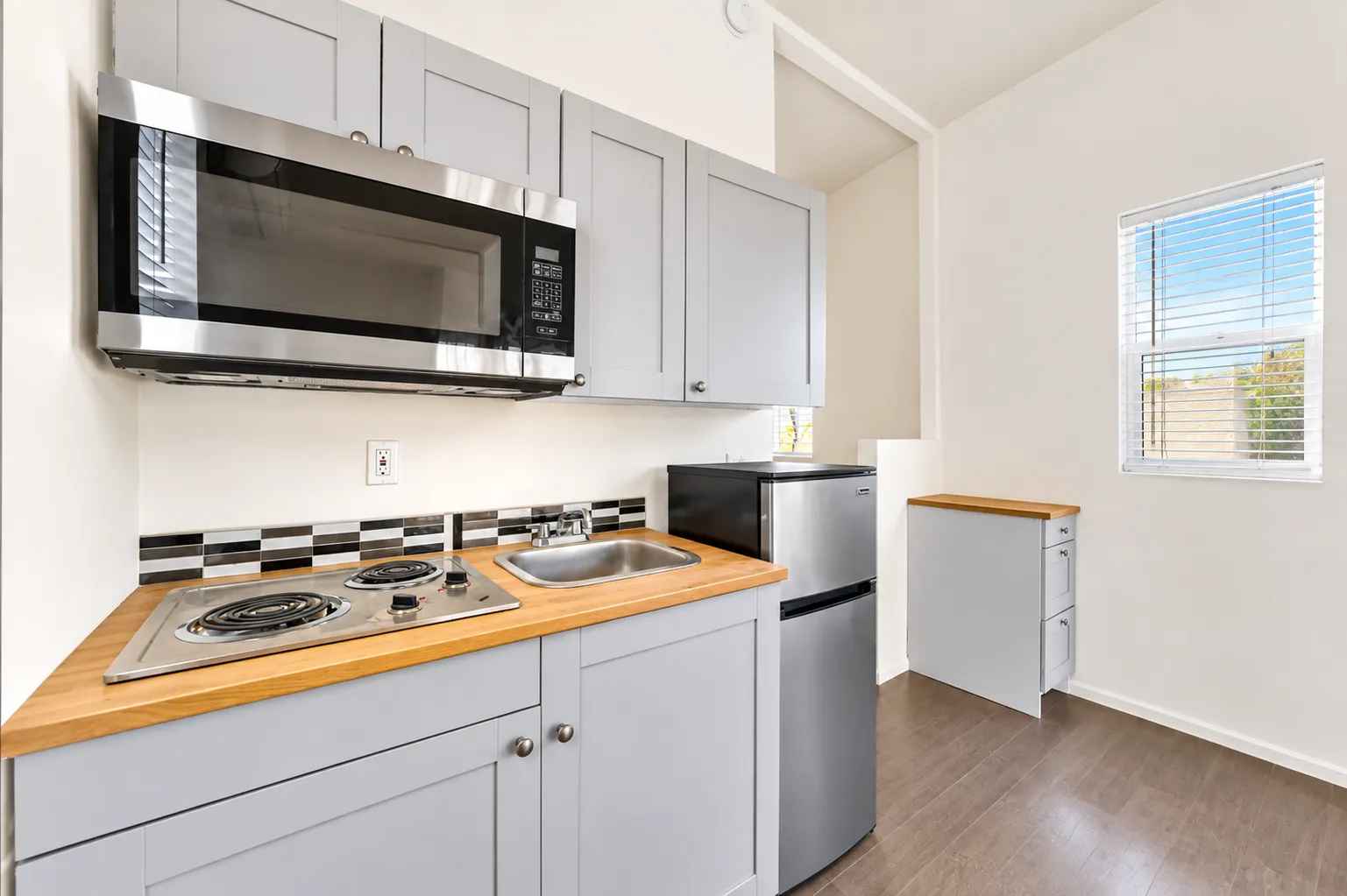 1229 South 13th Avenue - Room 2 4