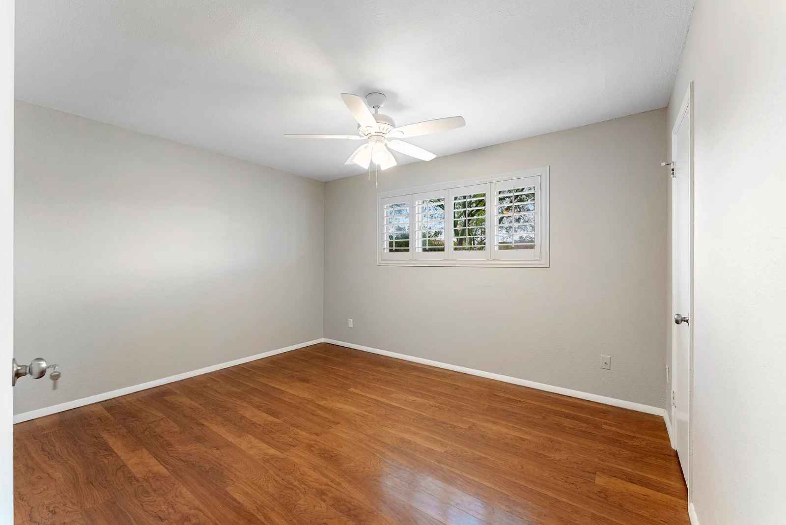 2080 East Greenway Drive - Room 4 5