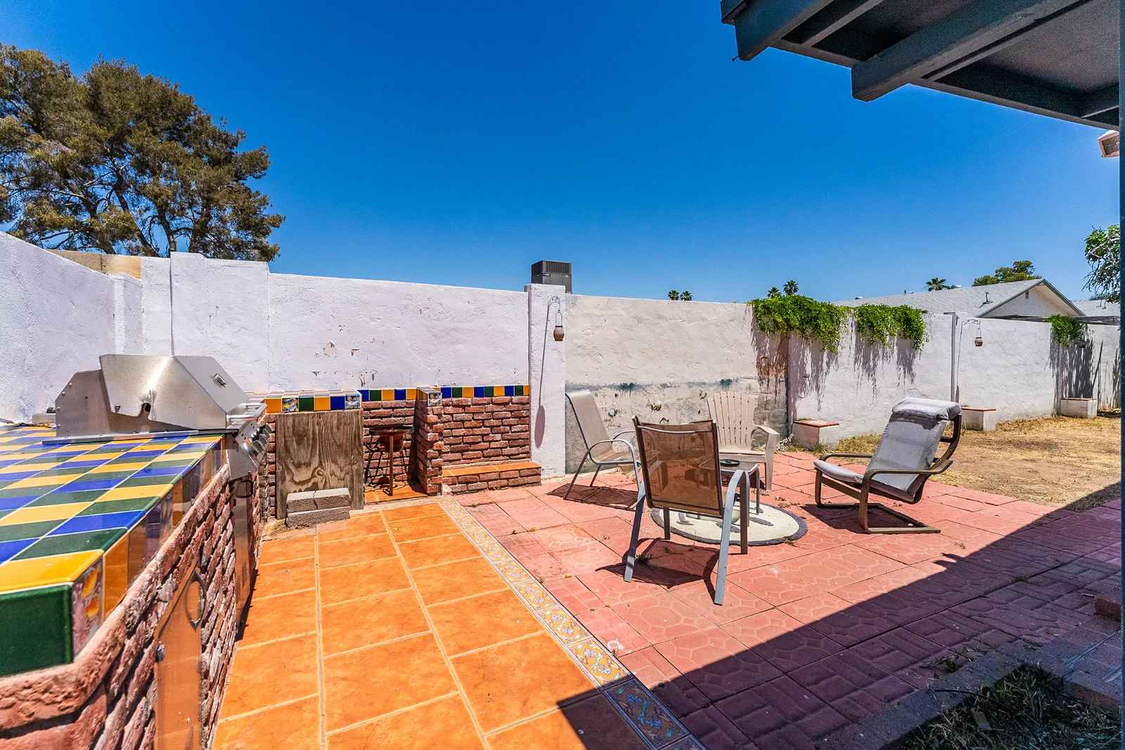 2228 West Enid Avenue - Room 4 4