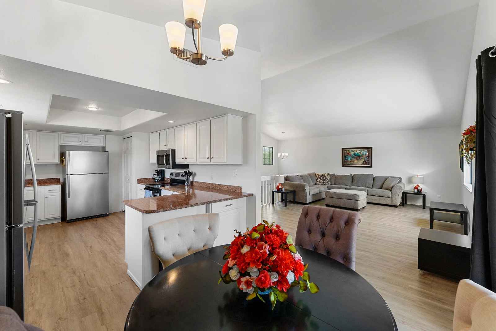 3828 East Dulciana Avenue - Room 6 5