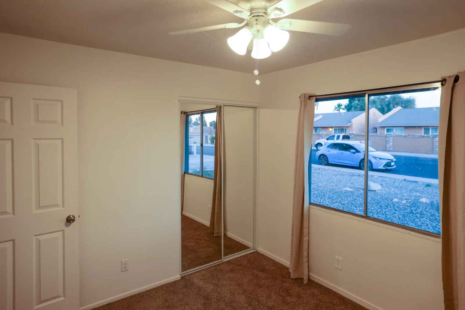 328 East Dunbar Drive - Room 7 3